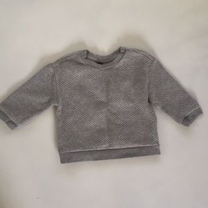Gap kids 4T grey sweatshirt. Quilted. Like new.